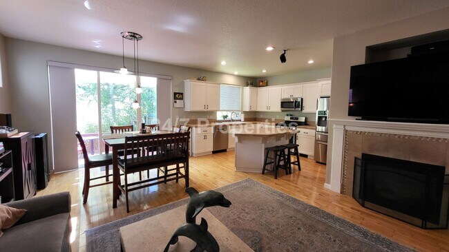 Foto del edificio - Beautiful 3 BD | 2.5 BA Near Tanner Creek ...