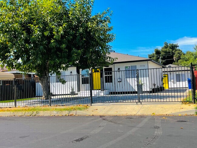 Foto del edificio - 1116 Wilson Ave