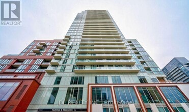 Building Photo - 33 Helendale Ave