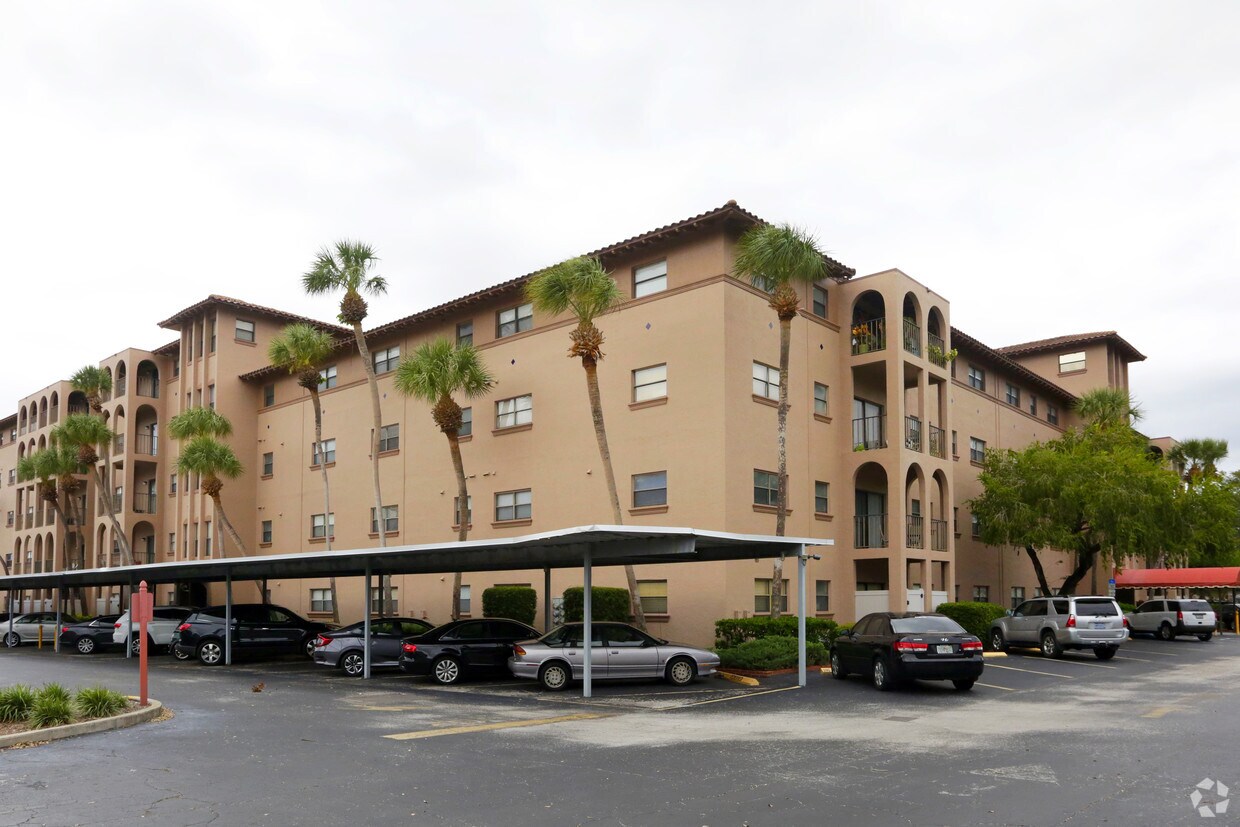 Golfview Condominiums Apartments in Gulfport, FL
