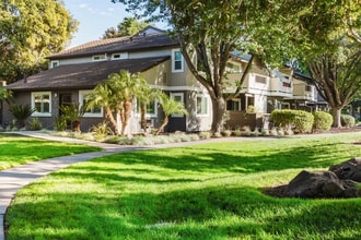 Building Photo - 4000 Ellmar Oaks Dr