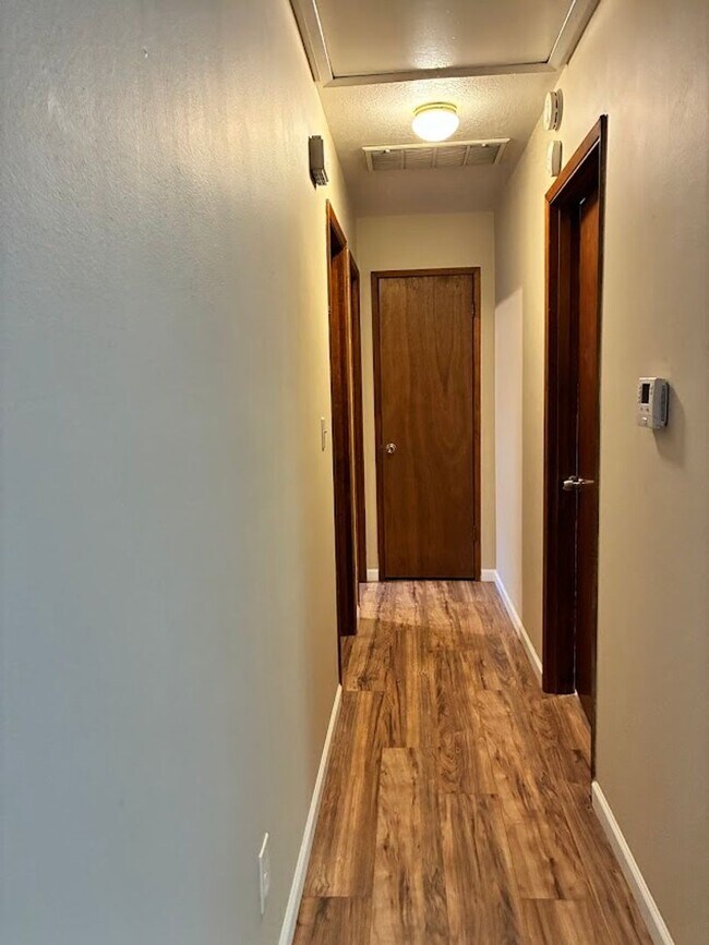 Foto del edificio - 4122-4130 SE Howe St