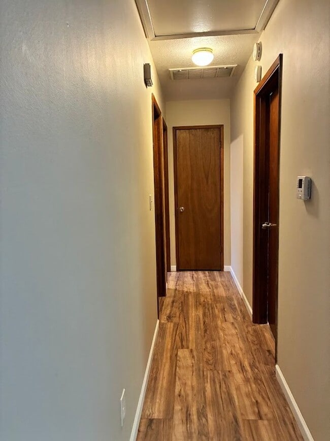 Building Photo - 4122-4130 SE Howe St