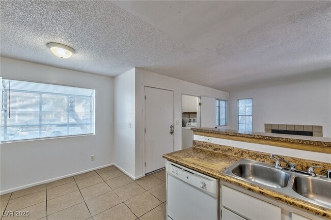 Foto del edificio - 1961 Cosmic Dr