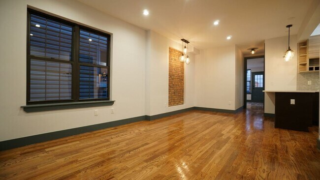 Building Photo - 534 Driggs Ave