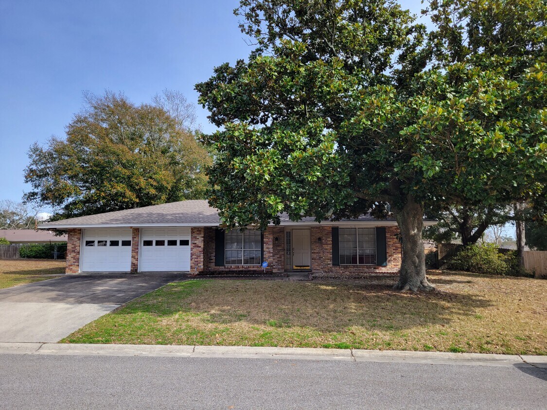 124 Pitcher Pt, Long Beach, MS 39560 House Rental in Long Beach, MS