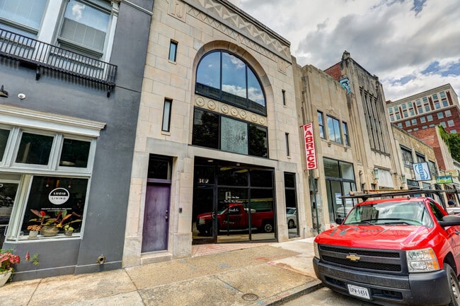 Foto del edificio - 302 E Grace St