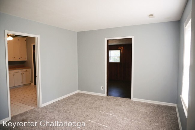 Building Photo - 2 br, 1 bath House - 2111 Delano Drive