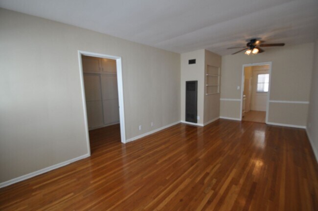 Building Photo - 14418