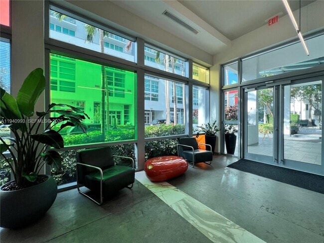 Foto del edificio - 333 NE 24th St