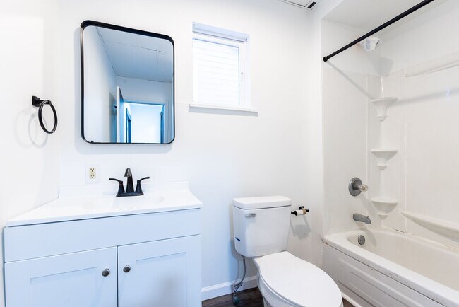 Building Photo - Available May - Fully Renovated 3 Bedroom ...