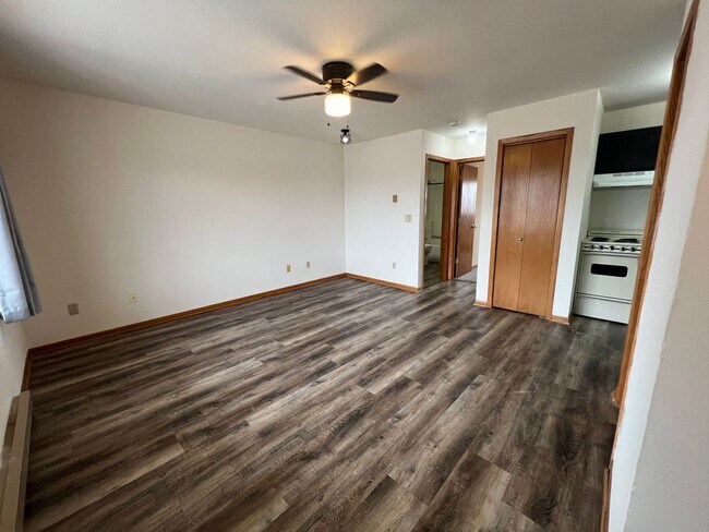 Foto del edificio - Recently Renovated Upper Level 1-bed, 1-Bath