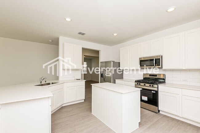 Building Photo - 1220 Dragon Wy