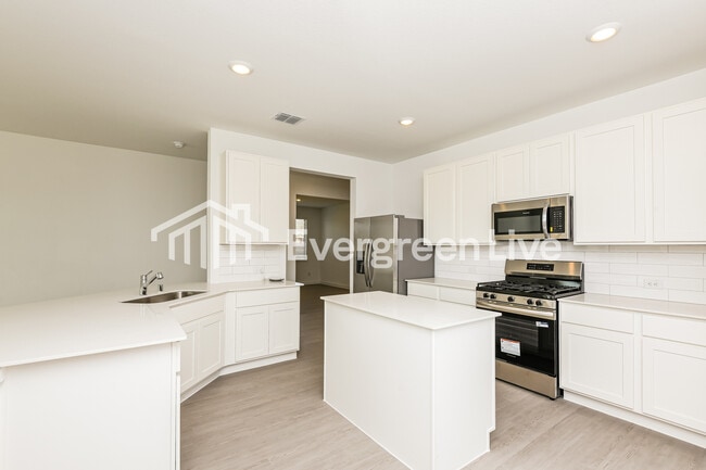 Foto del edificio - 1220 Dragon Wy