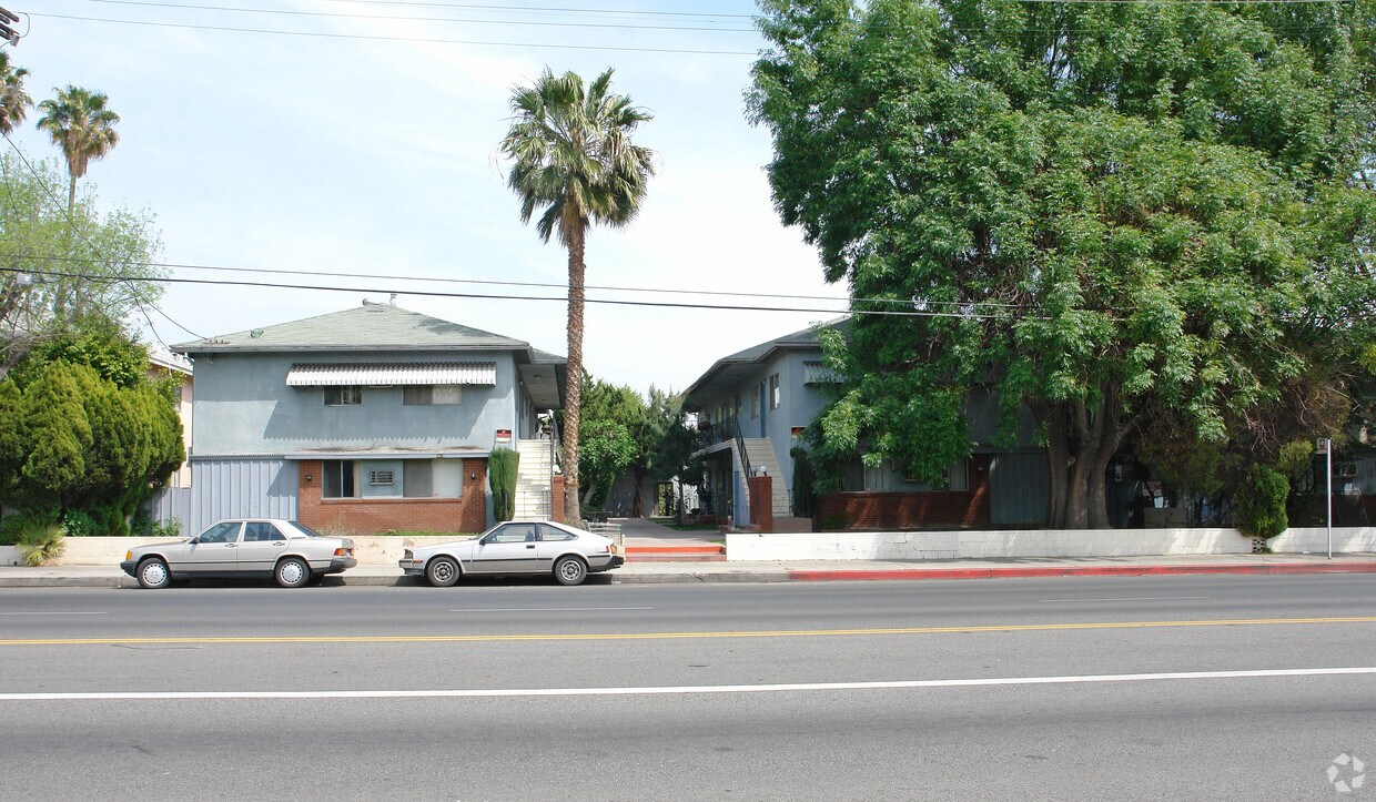 Primary Photo - 6606 Woodman Ave