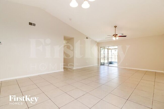 Foto del edificio - 1625 Gardner Dr