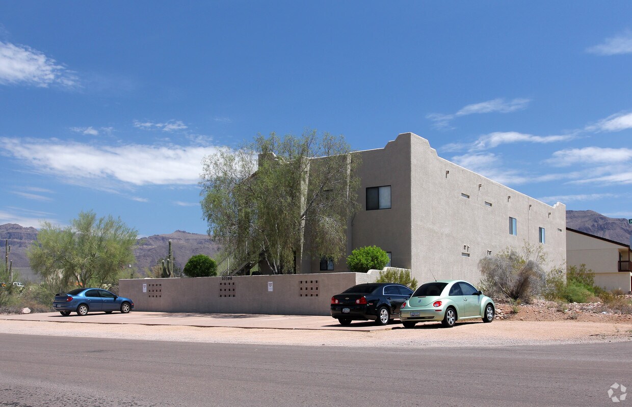 Building Photo - 10396 E La Palma Ave