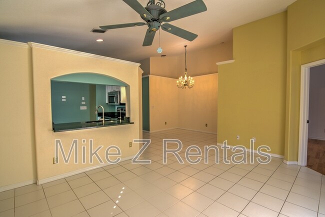 Foto del edificio - 15035 Sterling Oaks Dr