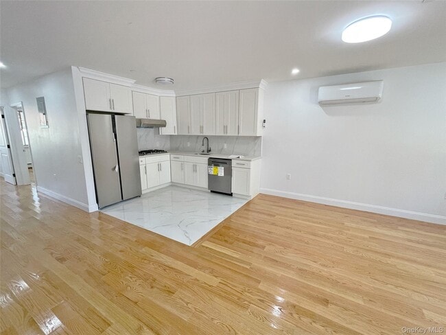 Foto del edificio - 36-31 171st St