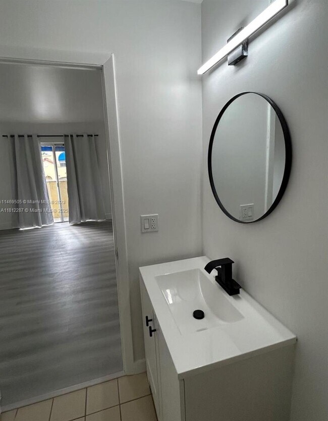 Foto del edificio - 365 NW 85th Ct