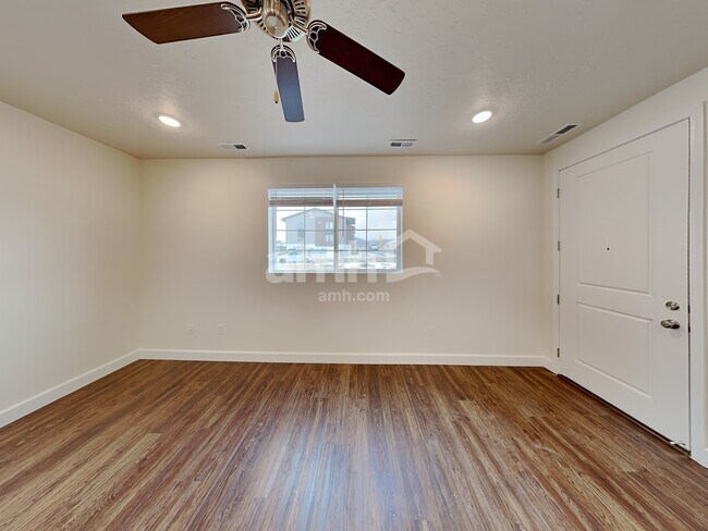 Foto del edificio - 6768 N Silver Gate Dr