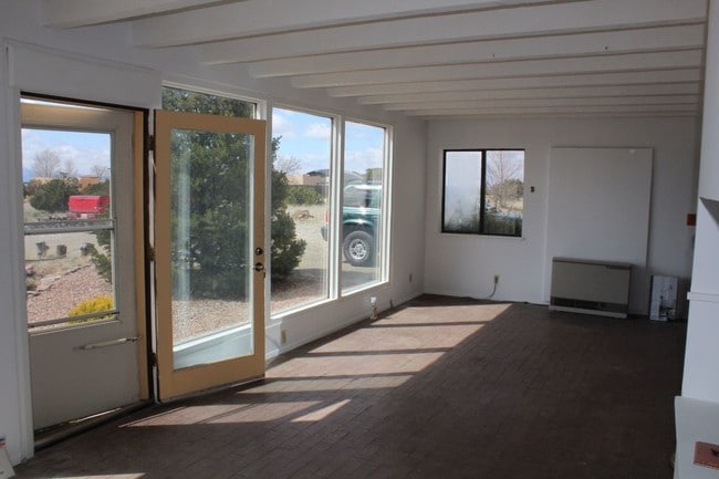 Building Photo - 11 Cerrado Loop