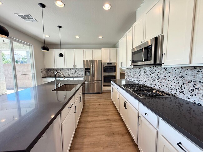 Building Photo - 4/BD 2.5/BA Upgraded Home with Solar, Loft...