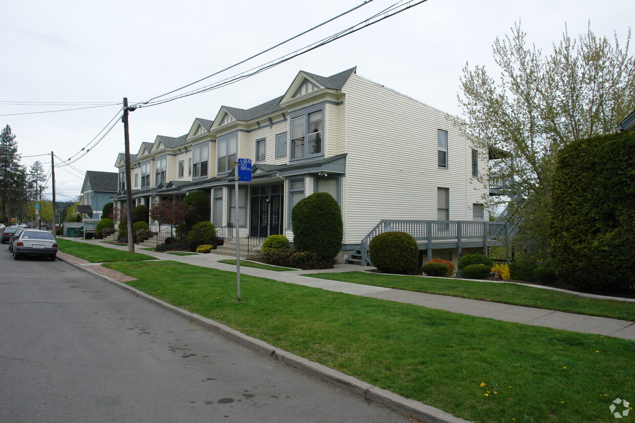 Foto del edificio - Riverfront Apartments