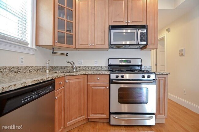 Building Photo - 2 br, 2 bath Condo - 211 L street 3 Unit 3