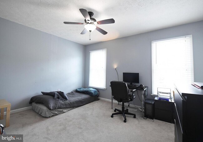 Building Photo - 1342 Crofton Dr