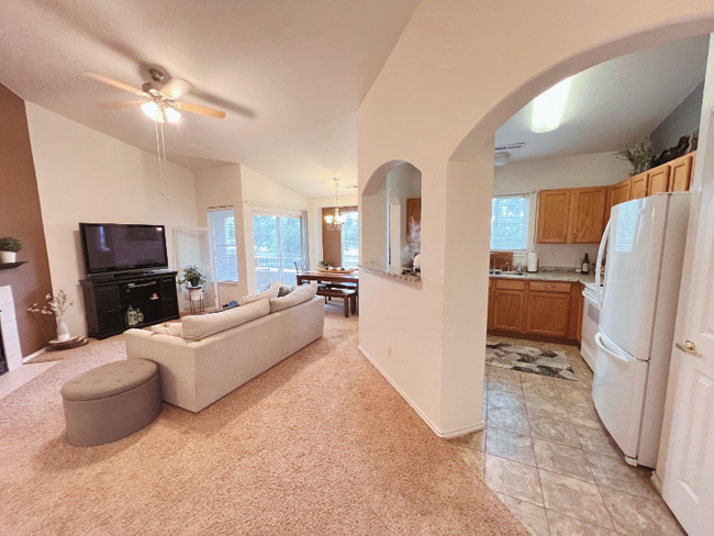 Building Photo - 4008 Riviera Grove