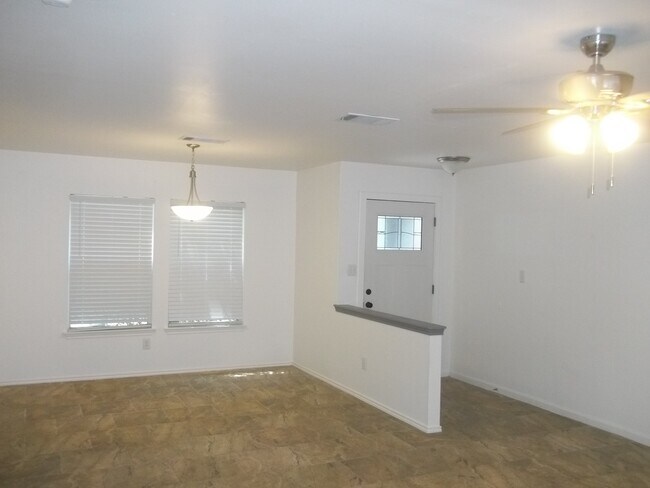 Building Photo - 2614 Stapleford Dr