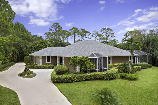 Foto del edificio - 17576 Bridle Ct