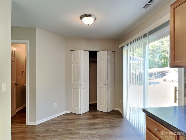 Foto del edificio - 2187 Erin Ln