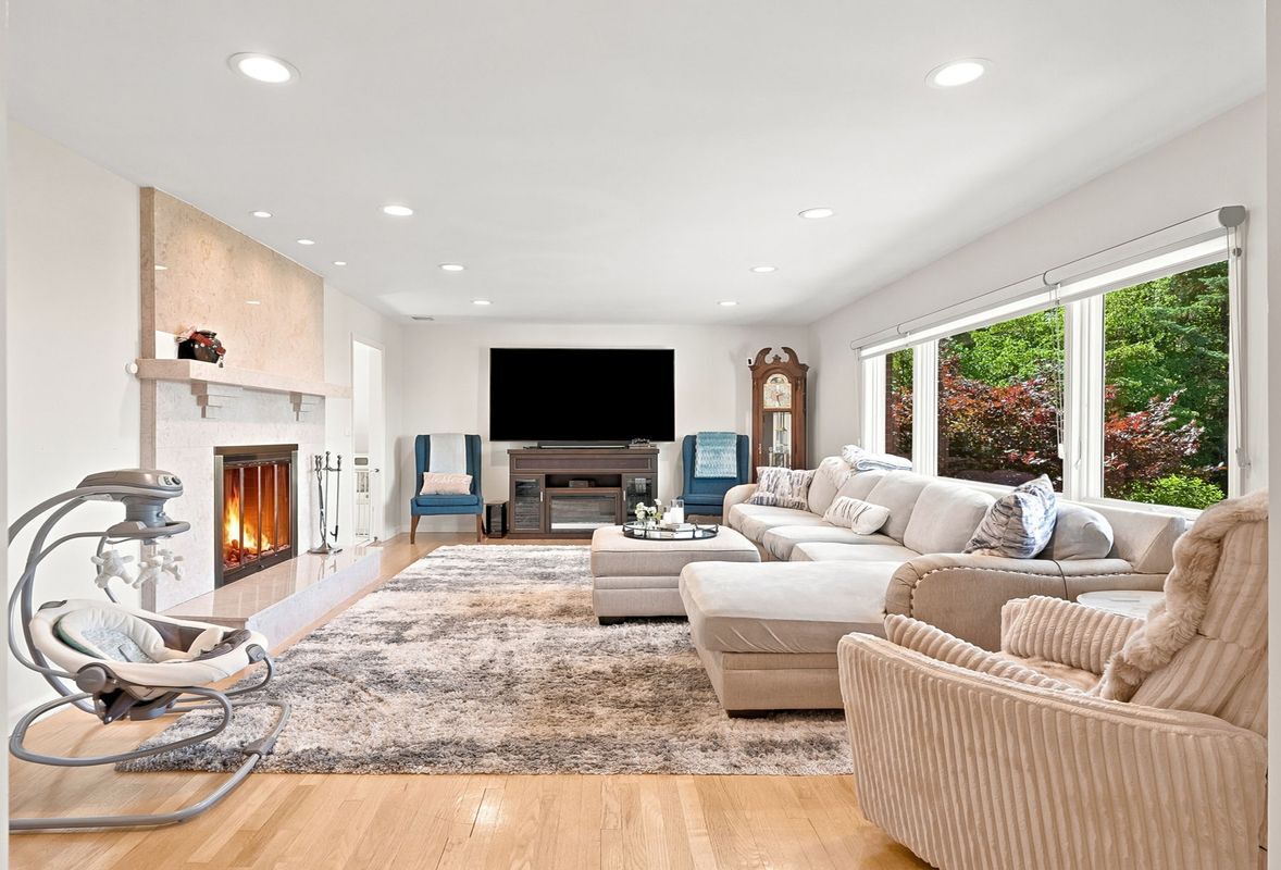Foto del edificio - 316 Gainsborg Ave E