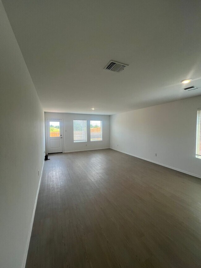 Foto del edificio - 14810 Razorbill Dr