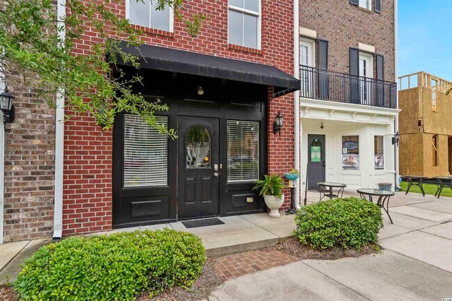 Foto del edificio - 3533 Fountain Ln