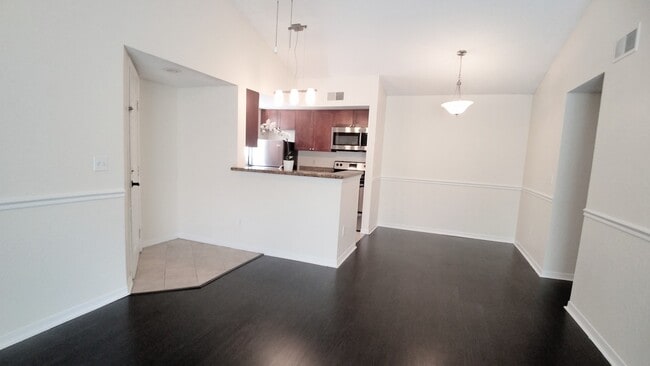 Foto del edificio - Beautiful Remodeled 2/1 Condo x Rent @ Villa Medici close to Theme Parks!