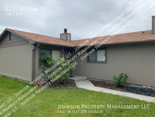 Foto del edificio - 8135 Bobran St