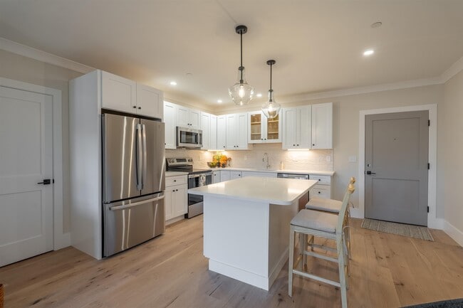 Foto del edificio - 815 Lafayette Rd