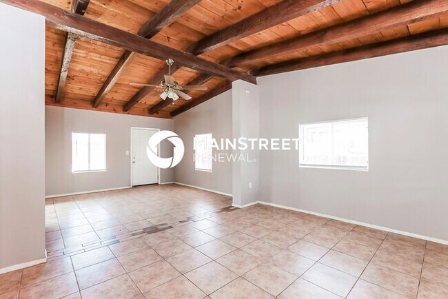 Building Photo - 4 Bedroom Pet-Friendly Home in Tucson, AZ with Main Street Renewal