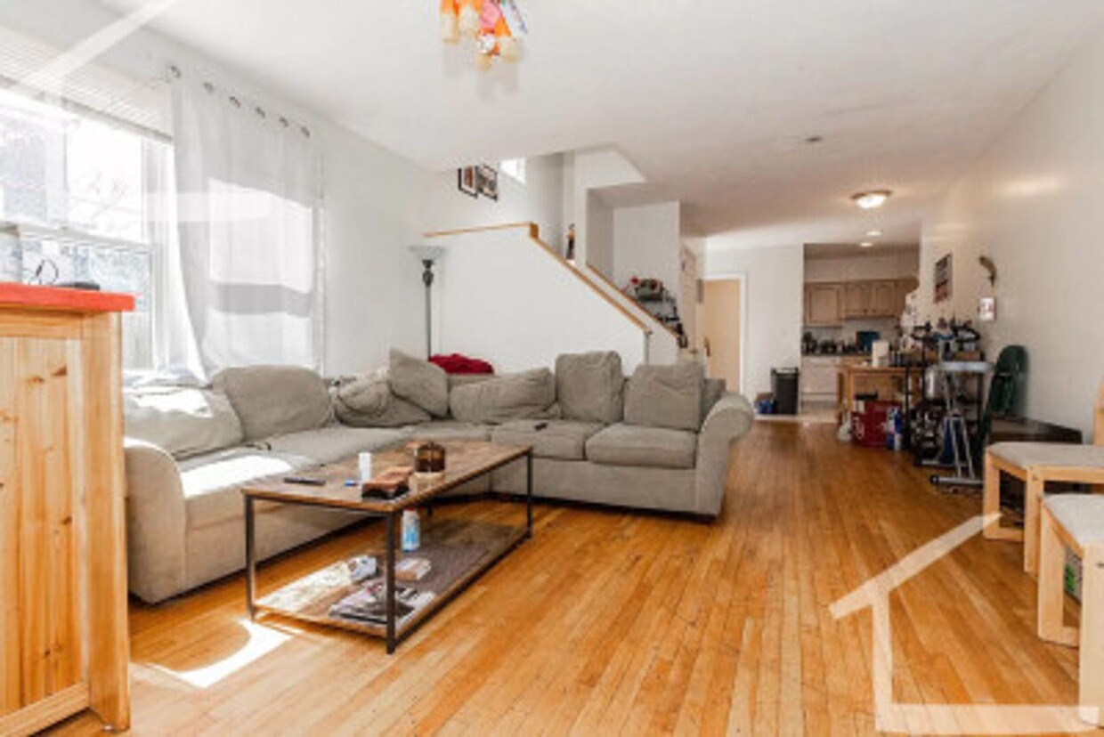 Foto principal - EXTREMELY NICE 6 BED 3BATH IN ALLSTON