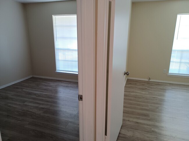 Foto del edificio - 9903 Kent Towne Ln