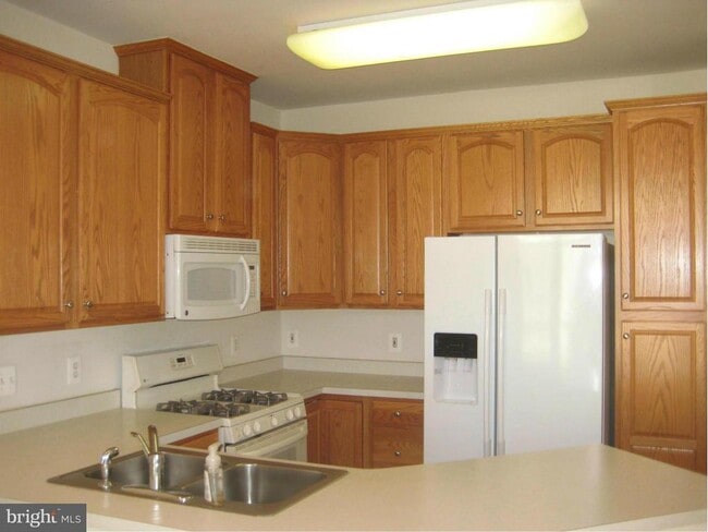 Building Photo - 4142 Fairfax Center Creek Dr