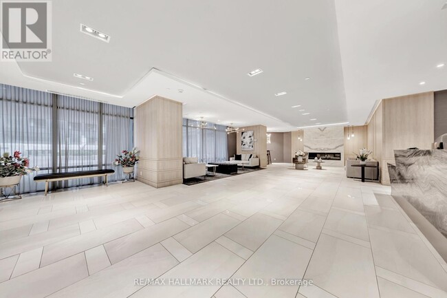 Building Photo - 621 Sheppard Ave E