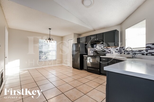 Foto del edificio - 7432 Little Pond Ct