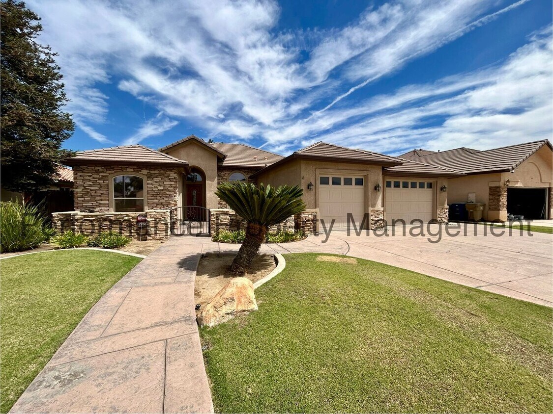 Primary Photo - Stunning 4 Bed/ 2 Bath NW Bakersfield Home...