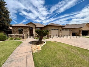 Building Photo - 12706 Lanai Ave