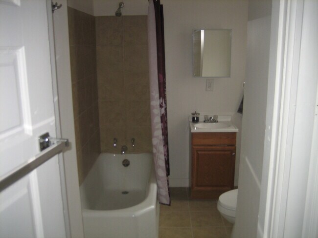 Foto del edificio - 3rd Floor Apartment in Historic Building-Y...