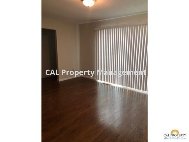 Foto del edificio - Single Level 3 bedroom home in Oak Hills C...